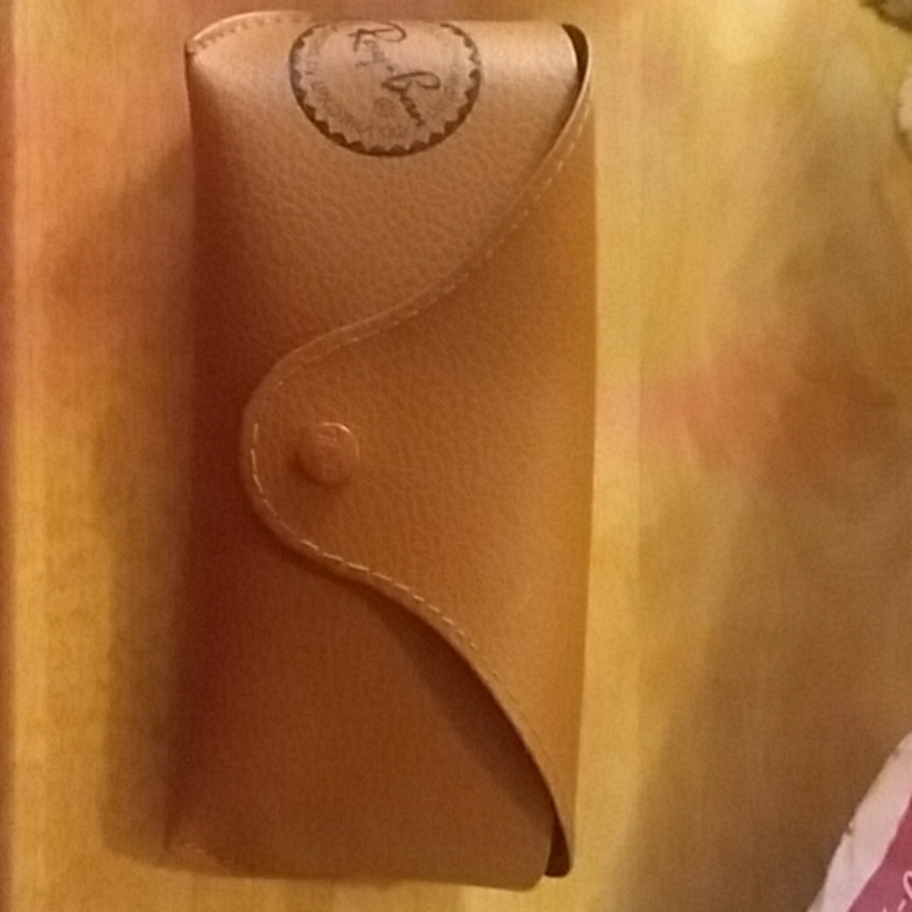 Ray-Ban Case olny Luxottica